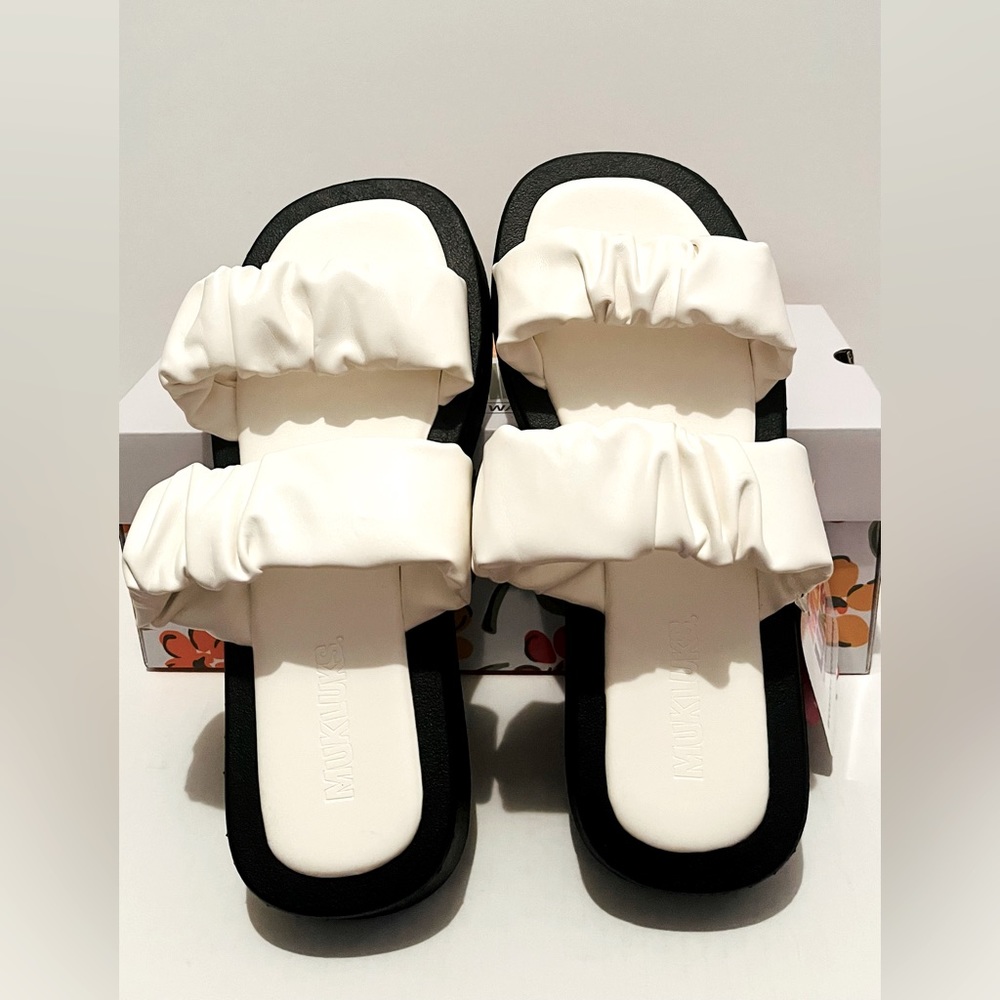 Muk Luks Club South Beach Sandals Women’s